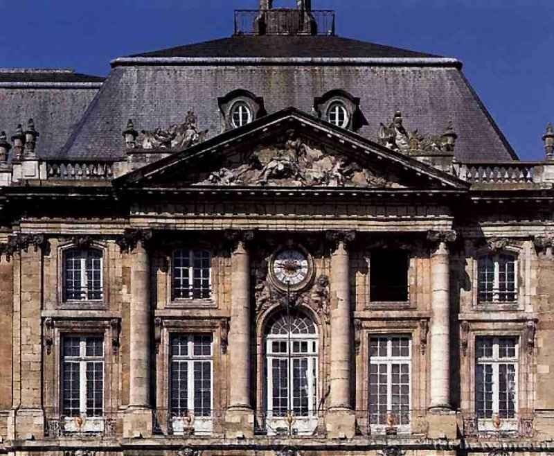 Габриэль, Жак: Биржа. Фасад 1730-1755. Франция.
